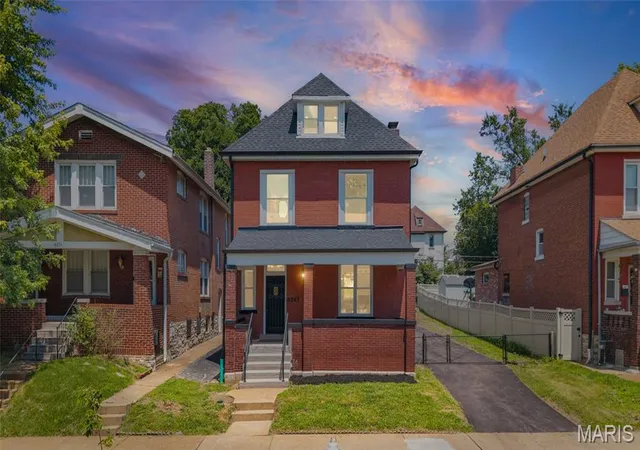 Photo 1 of Sale Pending at 6247 Magnolia Ave, Saint Louis, MO 63139 | MLS# MIS26046963 | Listing updated on 2026-08-30