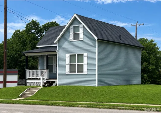 Photo 2 of Single family home for sale at 934 William St, Cape Girardeau, MO 63703 | MLS# MIS26046976 | Listing updated on 2026-07-23