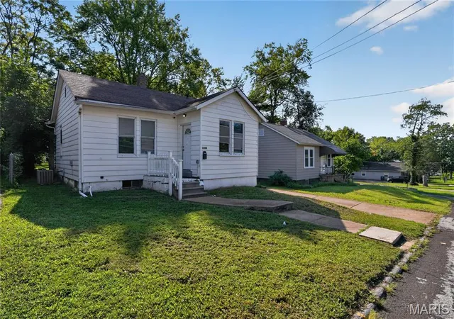 Photo 3 of Single family home for sale at 2344 Burns Ave, Saint Louis, MO 63114 | MLS# MIS26046979 | Listing updated on 2026-09-05