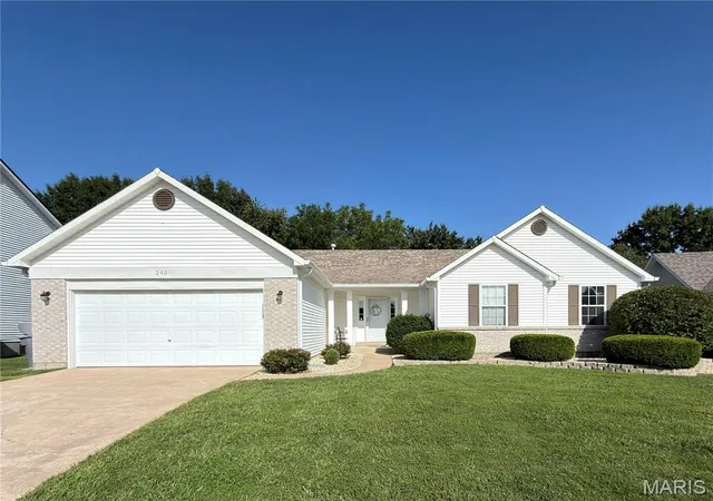 Photo 1 of Sale Pending at 240 Cherrywood Parc Dr, O Fallon, MO 63368 | MLS# MIS26046998 | Listing updated on 2026-08-25