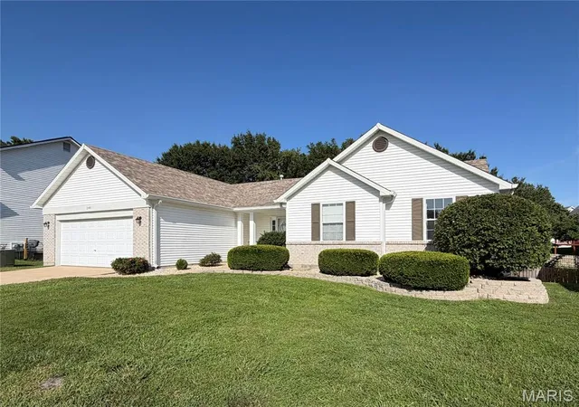 Photo 2 of Sale Pending at 240 Cherrywood Parc Dr, O Fallon, MO 63368 | MLS# MIS26046998 | Listing updated on 2026-08-25