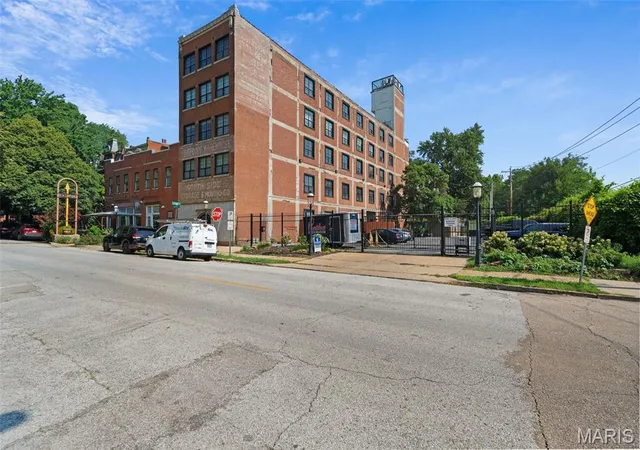 Photo 1 of Condo for sale at 1831 Sidney St #H, Saint Louis, MO 63104 | MLS# MIS26047012 | Listing updated on 2026-09-20