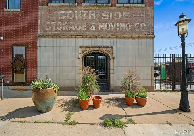 Photo 3 of Condo for sale at 1831 Sidney St #H, Saint Louis, MO 63104 | MLS# MIS26047012 | Listing updated on 2026-09-20