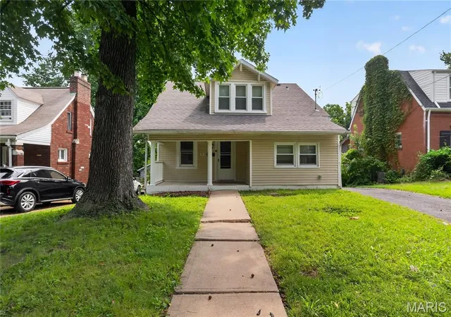 Photo 1 of Single family home for sale at 16 Miller Pl, Saint Louis, MO 63135 | MLS# MIS26047019 | Listing updated on 2026-09-30
