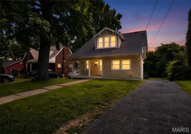 image of 16 Miller Pl, Saint Louis, MO 63135 | MLS# MIS26047019