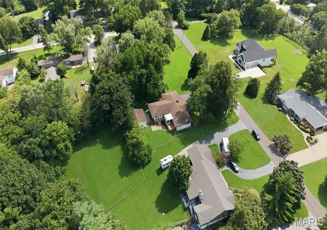 Photo 2 of Sale Pending at 36 Marine Ln, Maryland Heights, MO 63043 | MLS# MIS26047022 | Listing updated on 2026-08-29