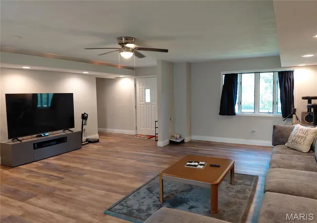 Photo 3 of Single family home for sale at 29 N Michigan Ave, Belleville, IL 62221 | MLS# MIS26047026 | Listing updated on 2026-08-01