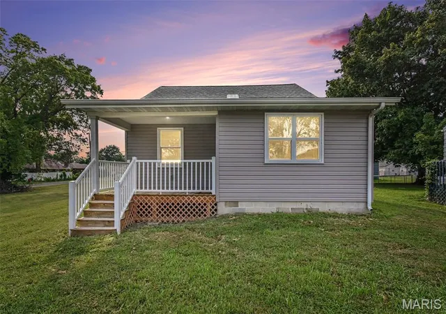 Photo 1 of Single family home for sale at 505 N 5th St, Dupo, IL 62239 | MLS# MIS26047033 | Listing updated on 2026-07-27