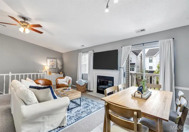 3rd image of 8912 Eager Rd, Saint Louis, MO 63144 | MLS# MIS26047034