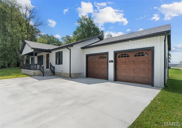 2nd image of 451 E North St, Benton, MO 63736 | MLS# MIS26047035