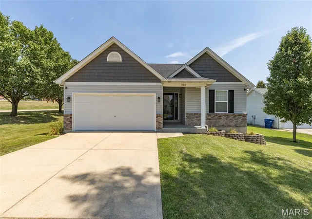 Photo 1 of Sale Pending at 500 Osprey Ct, Winfield, MO 63389 | MLS# MIS26047054 | Listing updated on 2026-09-13