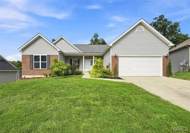Photo 1 of Single family home for sale at 420 Bittersweet Dr, O Fallon, MO 63366 | MLS# MIS26047062 | Listing updated on 2026-09-28