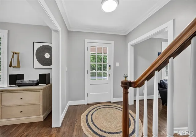 Photo 2 of Sale Pending at 27 Ellsworth Ln, Saint Louis, MO 63124 | MLS# MIS26047071 | Listing updated on 2026-08-29