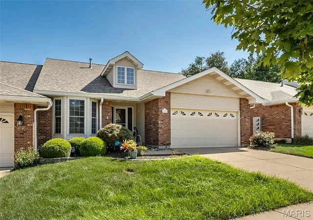Photo 1 of Sale Pending at 842 Braefield Ct, Chesterfield, MO 63017 | MLS# MIS26047079 | Listing updated on 2026-09-13