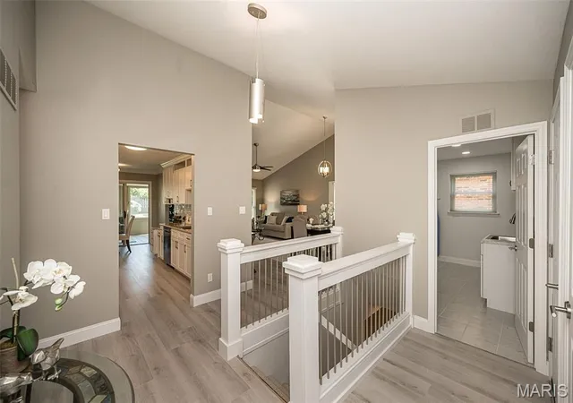 Photo 3 of Sale Pending at 842 Braefield Ct, Chesterfield, MO 63017 | MLS# MIS26047079 | Listing updated on 2026-09-13