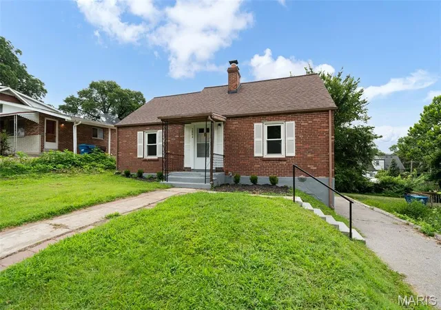Photo 2 of Single family home for sale at 3804 Melba Pl, Saint Louis, MO 63121 | MLS# MIS26047086 | Listing updated on 2026-09-08