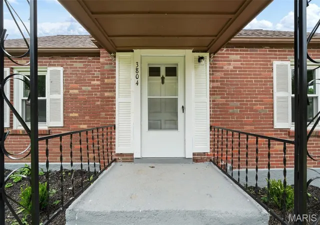 Photo 3 of Single family home for sale at 3804 Melba Pl, Saint Louis, MO 63121 | MLS# MIS26047086 | Listing updated on 2026-09-08
