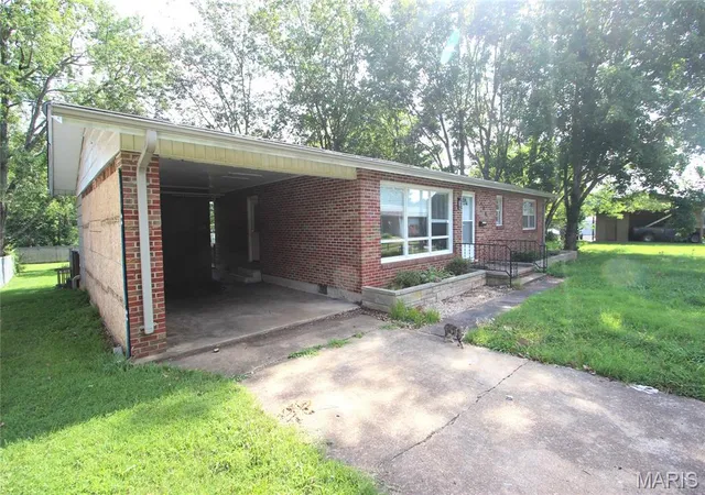 2nd image of 408 7th St, Farmington, MO 63640 | MLS# MIS26047102