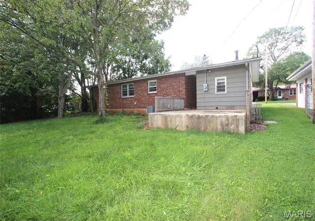 3rd image of 408 7Th St, Farmington, MO 63640 | MLS# MIS26047102