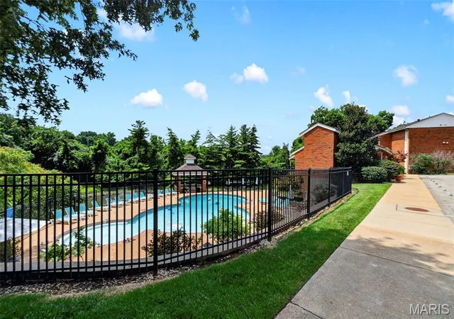 15th image of 1960 Greenglen Dr #304, Saint Louis, MO 63122 | MLS# MIS26047115