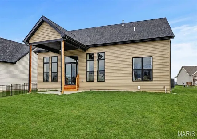 Photo 3 of Single family home for sale at 312 Summer Glen Ln, Saint Charles, MO 63301 | MLS# MIS26047120 | Listing updated on 2026-09-14