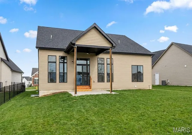 Photo 3 of Single family home for sale at 312 Summer Glen Ln, Saint Charles, MO 63301 | MLS# MIS26047120 | Listing updated on 2026-09-14