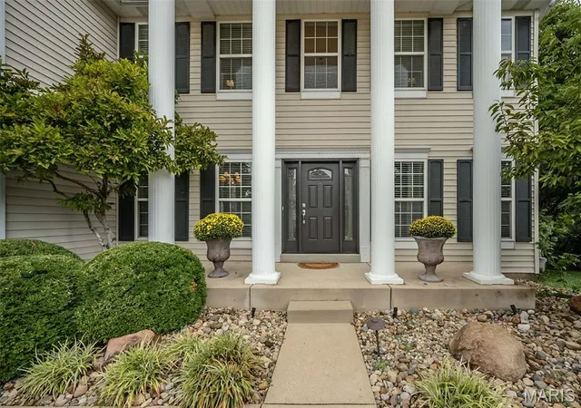 Photo 1 of Single family home for sale at 1517 Indian Hl Ln, Ballwin, MO 63021 | MLS# MIS26047122 | Listing updated on 2026-09-23