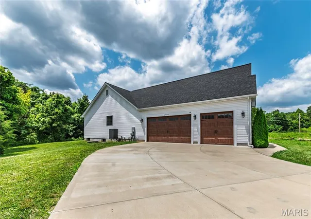 Photo 4 of Single family home for sale at 2804 Heather Wood Ln, Festus, MO 63028 | MLS# MIS26047128 | Listing updated on 2026-10-07