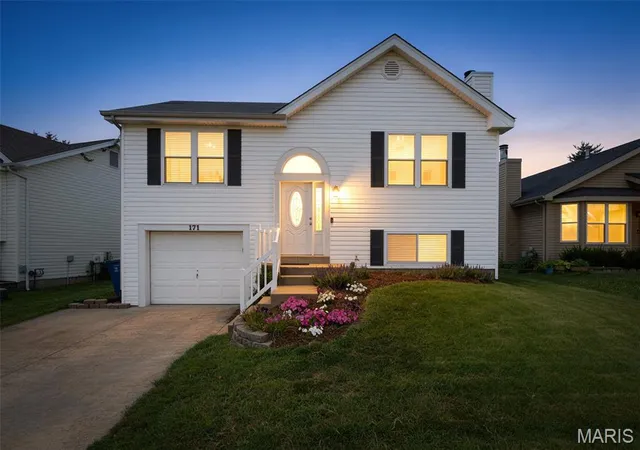 Photo 1 of Sale Pending at 171 Kunze Dr, Saint Charles, MO 63303 | MLS# MIS26047133 | Listing updated on 2026-08-31