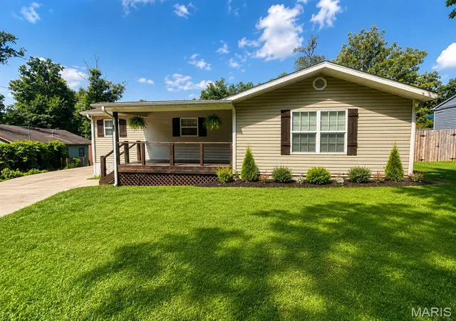 1st image of 951 Eastridge Dr, Pacific, MO 63069 | MLS# MIS26047142