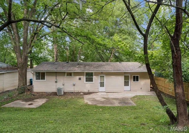 Photo 4 of Sale Pending at 38 Westdell Dr, Saint Louis, MO 63136 | MLS# MIS26047150 | Listing updated on 2026-10-22