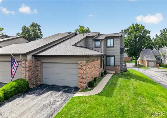 Townhouse for sale at 11538 Sandy View Dr, St Louis, MO 63146 | MLS# MIS26047152