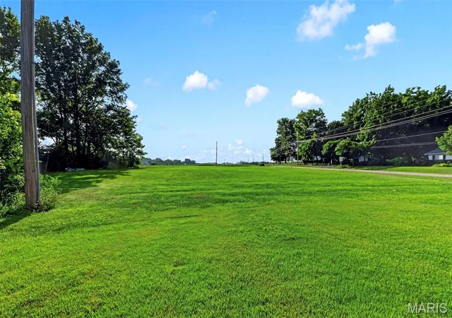 Photo 5 of Sale Pending at 501 E Booneslick Rd, Jonesburg, MO 63351 | MLS# MIS26047154 | Listing updated on 2026-08-10