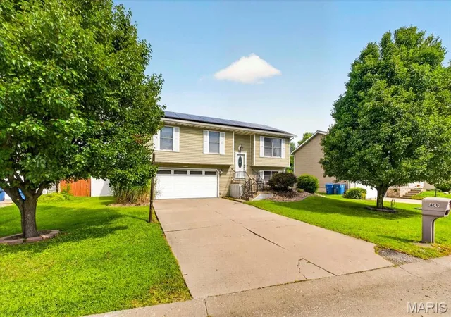 Photo 4 of Sale Pending at 409 Wilson Park Ln, Granite City, IL 62040 | MLS# MIS26047160 | Listing updated on 2026-08-31