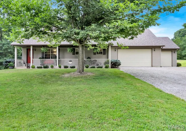 Photo 3 of Single family home for sale at 7303 S Fork Rd, Red Bud, IL 62278 | MLS# MIS26047166 | Listing updated on 2026-08-03