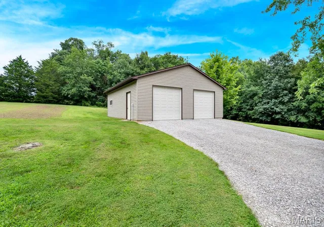 Photo 4 of Single family home for sale at 7303 S Fork Rd, Red Bud, IL 62278 | MLS# MIS26047166 | Listing updated on 2026-08-03