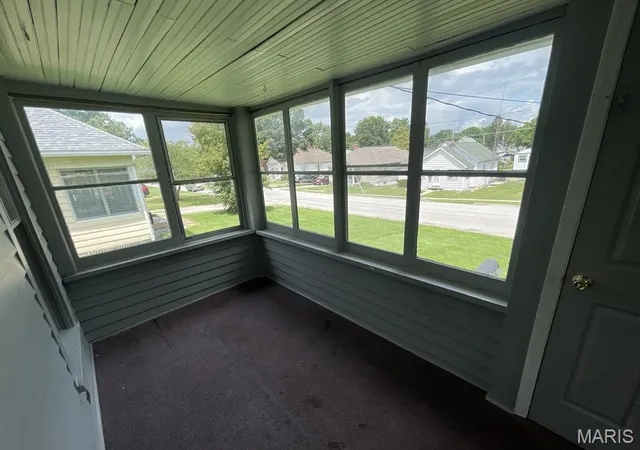 Photo 3 of Single family home for sale at 1028 Bell Pl, Hillsboro, IL 62049 | MLS# MIS26047170 | Listing updated on 2026-10-05
