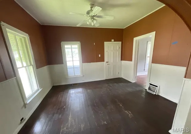 Photo 4 of Single family home for sale at 1028 Bell Pl, Hillsboro, IL 62049 | MLS# MIS26047170 | Listing updated on 2026-10-05