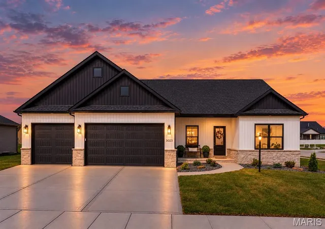 Photo 1 of Single family home for sale at 3023 Mobile Dr, Glen Carbon, IL 62034 | MLS# MIS26047186 | Listing updated on 2026-10-23