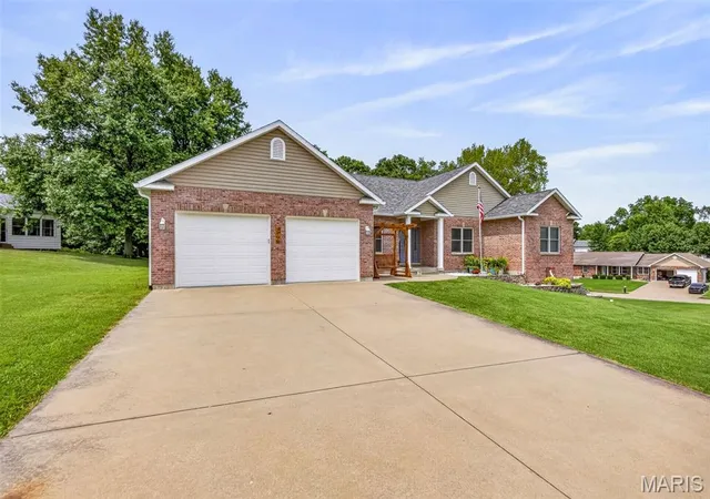 2nd image of 1208 Hollow Oak Ct, Sainte Genevieve, MO 63670 | MLS# MIS26047189