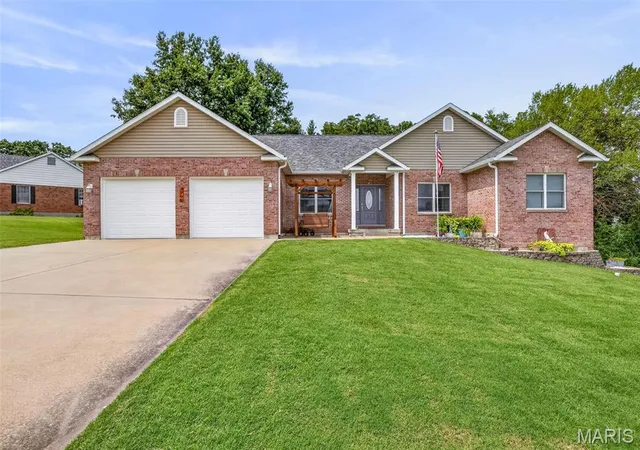 3rd image of 1208 Hollow Oak Ct, Sainte Genevieve, MO 63670 | MLS# MIS26047189