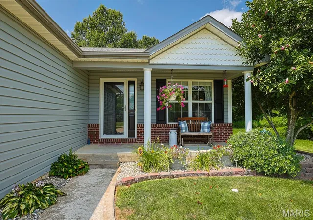 Photo 3 of Single family home for sale at 143 Trotters Creek Ln, Wright City, MO 63390 | MLS# MIS26047190 | Listing updated on 2026-08-31