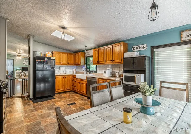 Photo 3 of Sale Pending at 19224 Goldfinch Dr, Marble Hill, MO 63764 | MLS# MIS26047206 | Listing updated on 2026-09-23