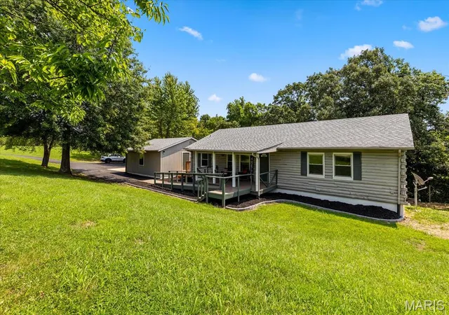 Photo 3 of Sale Pending at 746 Schluersburg Rd, Augusta, MO 63332 | MLS# MIS26047230 | Listing updated on 2026-09-05