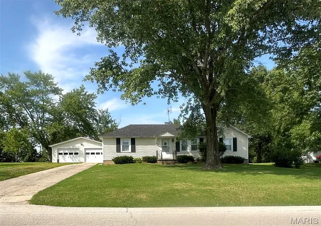 Photo 1 of Single family home for sale at 1174 Bieker Rd, Washington, MO 63090 | MLS# MIS26047236 | Listing updated on 2026-08-27