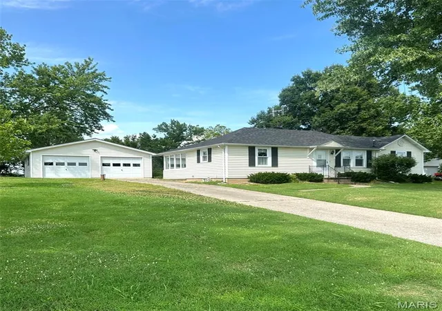 Photo 2 of Single family home for sale at 1174 Bieker Rd, Washington, MO 63090 | MLS# MIS26047236 | Listing updated on 2026-08-27
