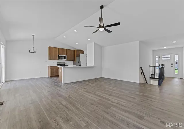 Photo 3 of Single family home for sale at 109 Silo Ridge Dr, Cuba, MO 65453 | MLS# MIS26047237 | Listing updated on 2026-10-02