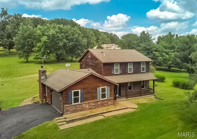 Photo 3 of Single family home for sale at 8417 Saint Andrews Ln, House Springs, MO 63051 | MLS# MIS26047273 | Listing updated on 2026-09-16