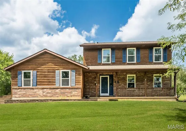 Photo 4 of Single family home for sale at 8417 Saint Andrews Ln, House Springs, MO 63051 | MLS# MIS26047273 | Listing updated on 2026-09-16