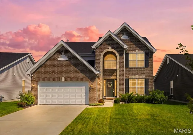 Photo 2 of Single family home for sale at 902 Palisades Cir, Saint Charles, MO 63301 | MLS# MIS26047276 | Listing updated on 2026-08-31